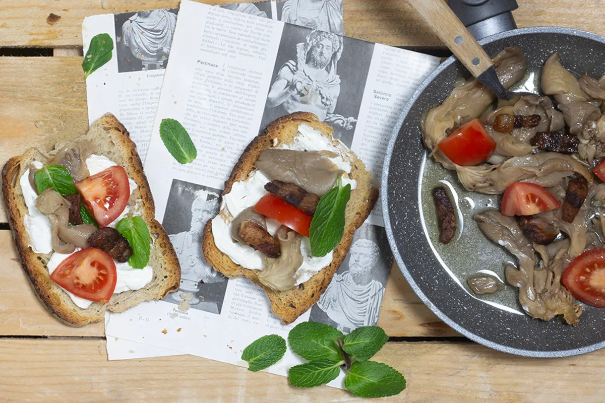Ingredienti bruschetta funghi e guanciale