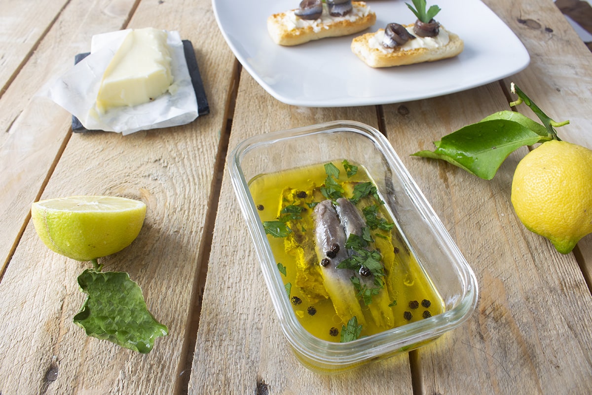 Acciughe marinate